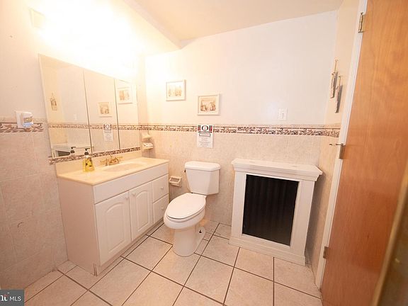 4th image of 1612 Willow Grove Ave