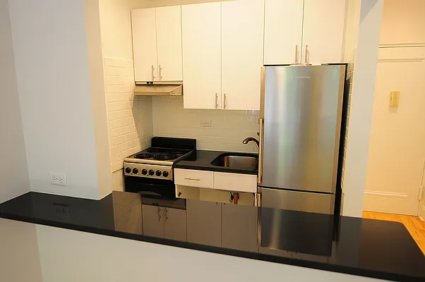Rented by Metropolis Real Estate of Manhattan | media 44