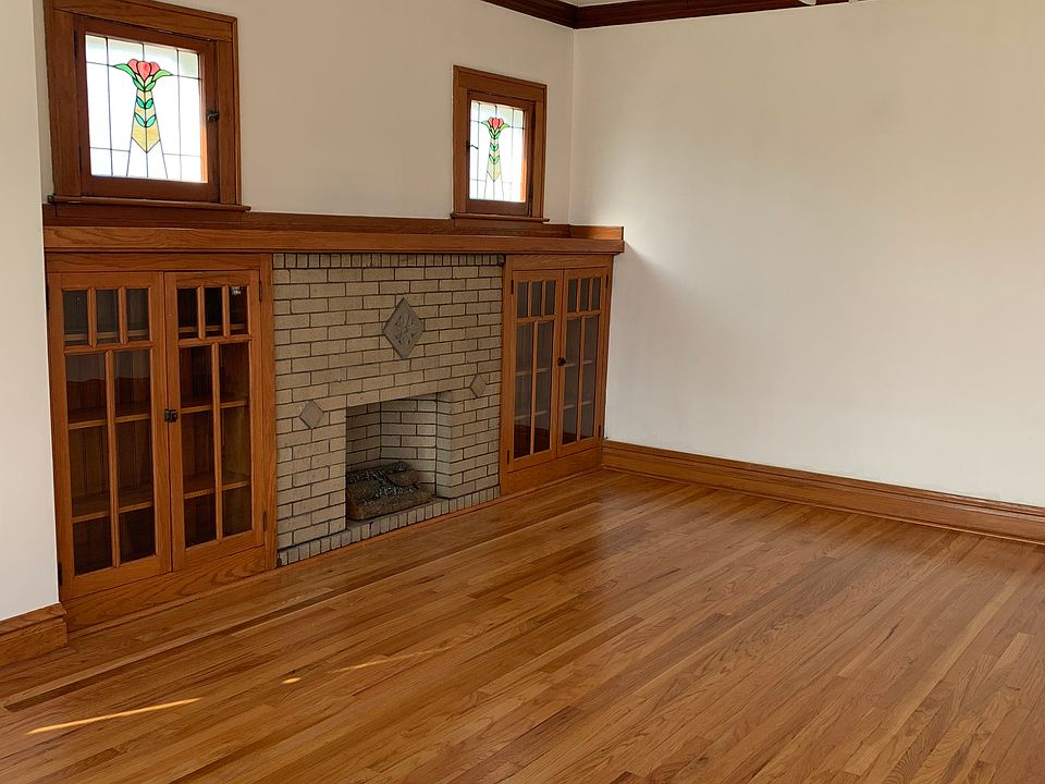 1st image of 5004 W Oakdale Ave #2