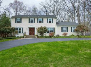 52 Pembroke Dr, Poughkeepsie, NY 12603