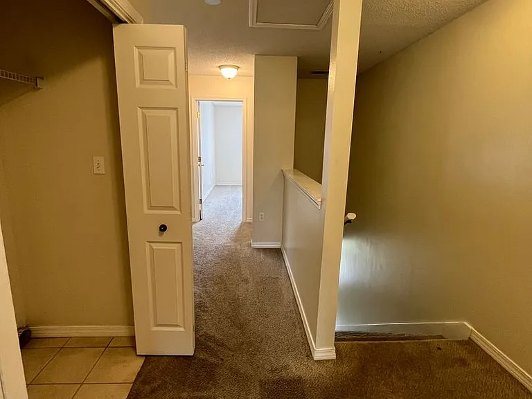 204 Johnson Ct — Photo 8
