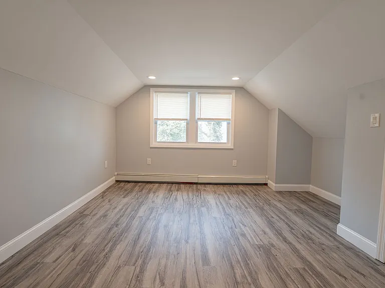 12 Union Ave — Photo 8