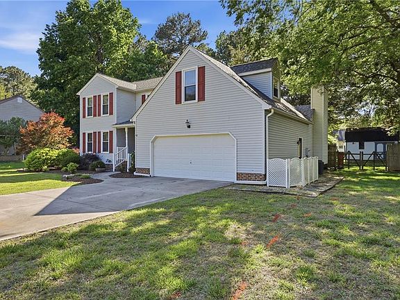 2nd image of 4 Faye Dr