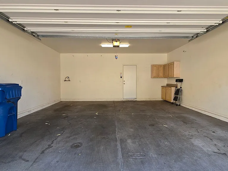 2942 N Evergreen St — Photo 26