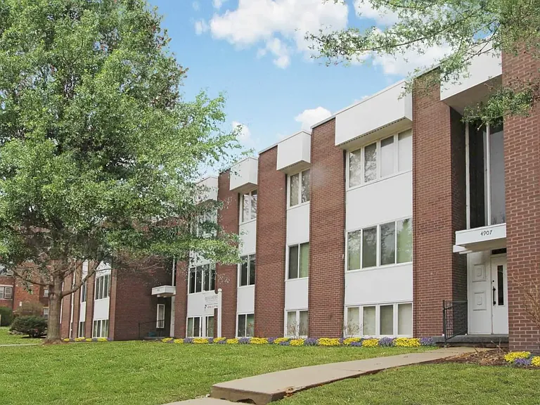 Heritage Apartments — Photo 1