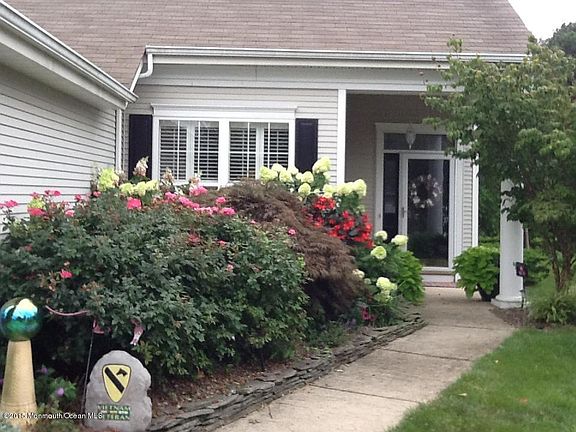 2nd image of 54 Greenways Ln