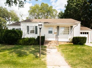 805 S 8th St, Oregon, IL 61061