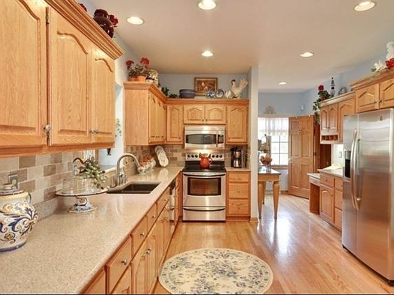 2nd image of 554 W Highland Dr