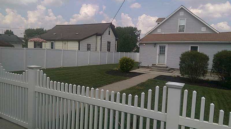 1st image of 350 E Wood St
