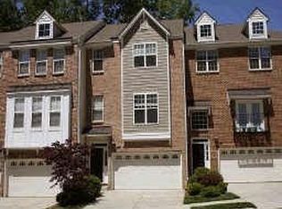135 Vintage Dr, Chapel Hill, NC 27516