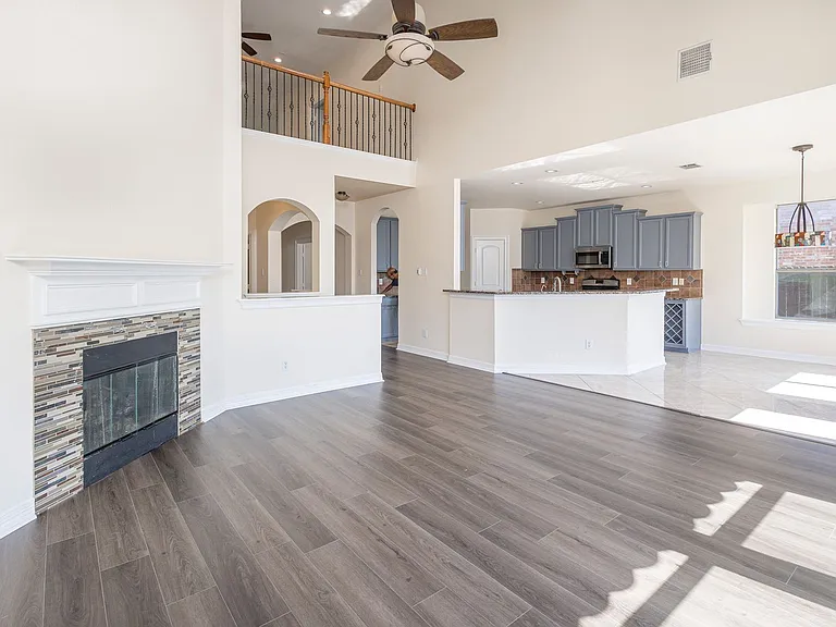 2905 Preston Ln — Photo 30