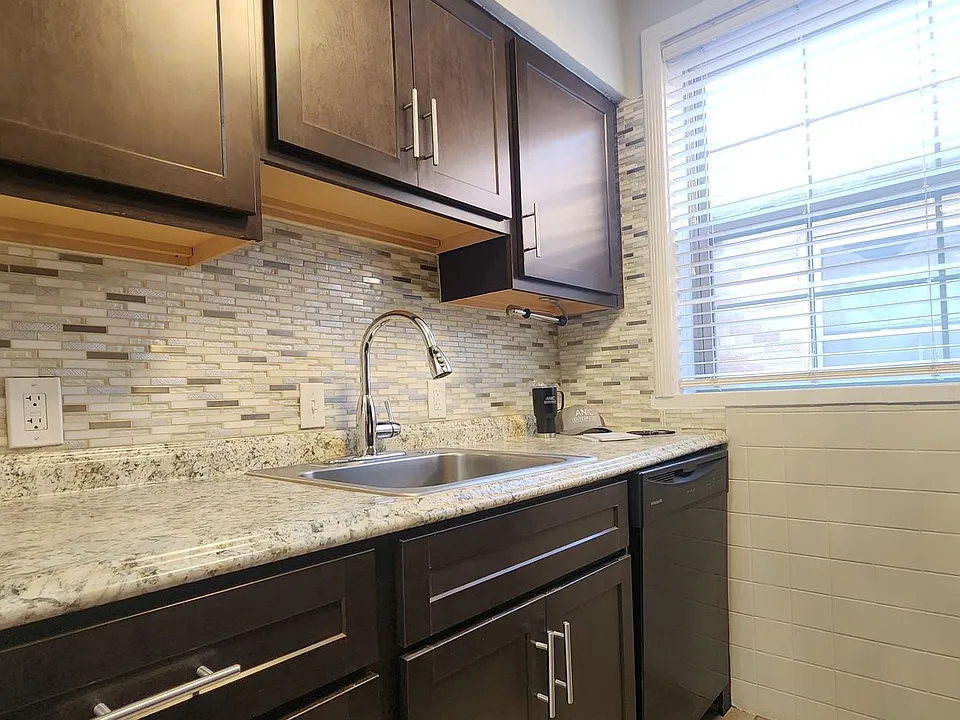 6328 - 6330 Bancroft Ave.