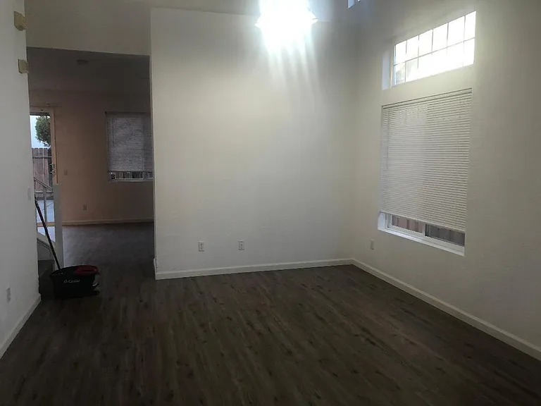 1351 Heatherfield Way — Photo 3