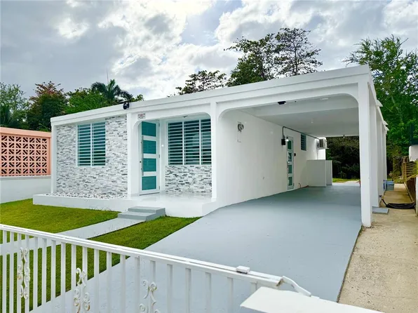 2 Five Calle Lirio Urb Victoria #B, Aguadilla, PR 00603