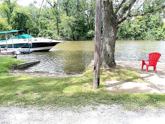 5th image of 9656 Riverview Rd
