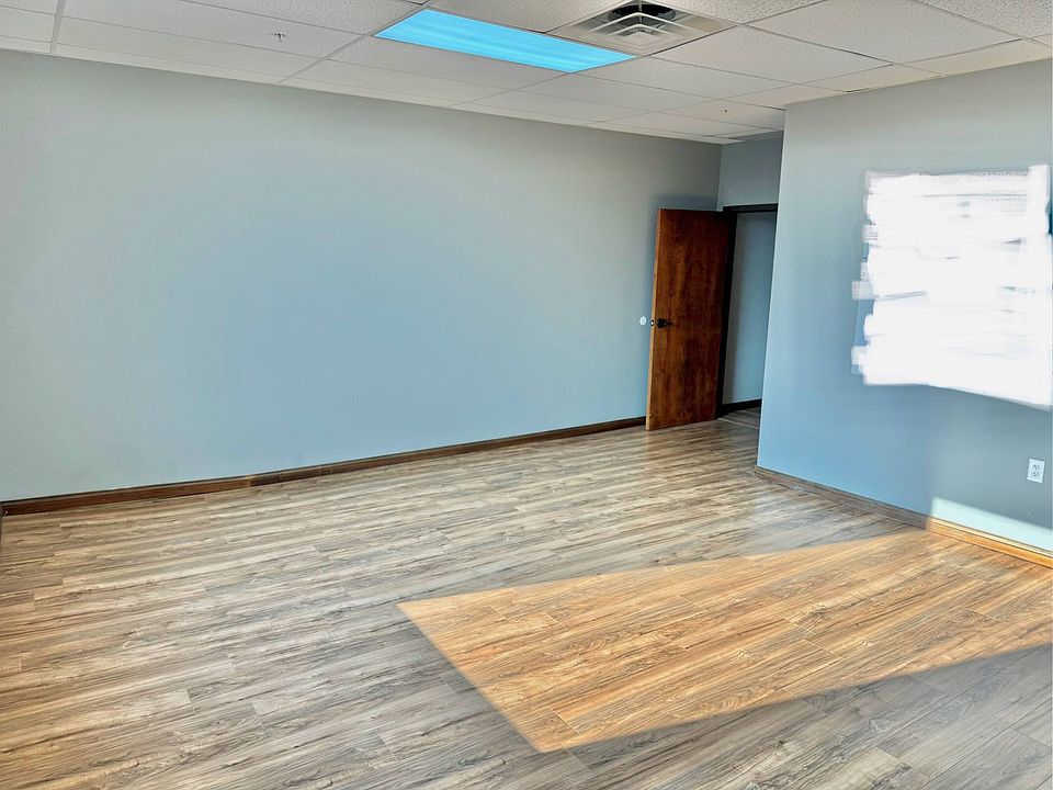 1st image of 641 Lincoln Way W