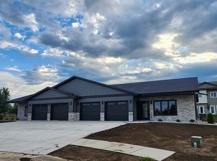 445 Larkspur Way, Sheldon, IA 51201