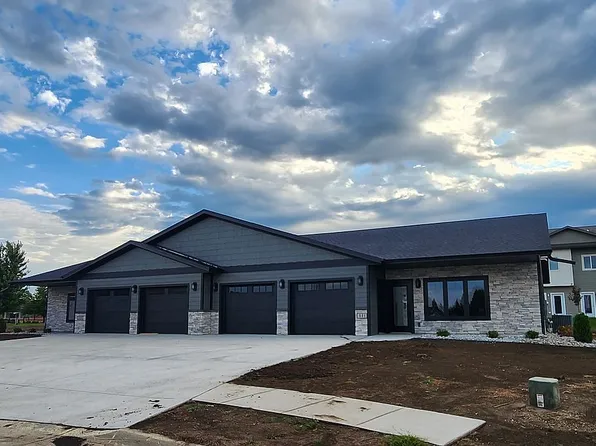 445 Larkspur Way, Sheldon, IA 51201