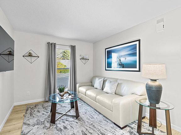5th image of 2829 Palo Verde Dr NE APT A
