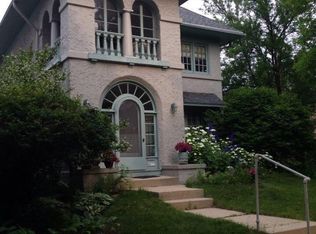 4077 N Stowell Ave, Shorewood, WI 53211