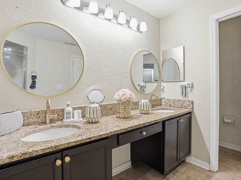 4937 SW 98th Pl — Photo 16