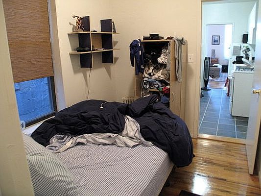 4th image of 215 Thompson St #21