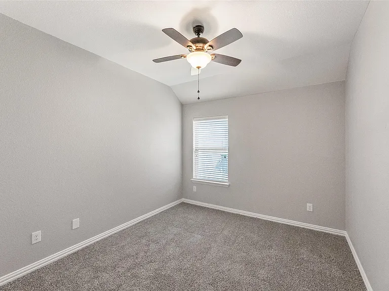 1004 Water Garden Cir — Photo 30