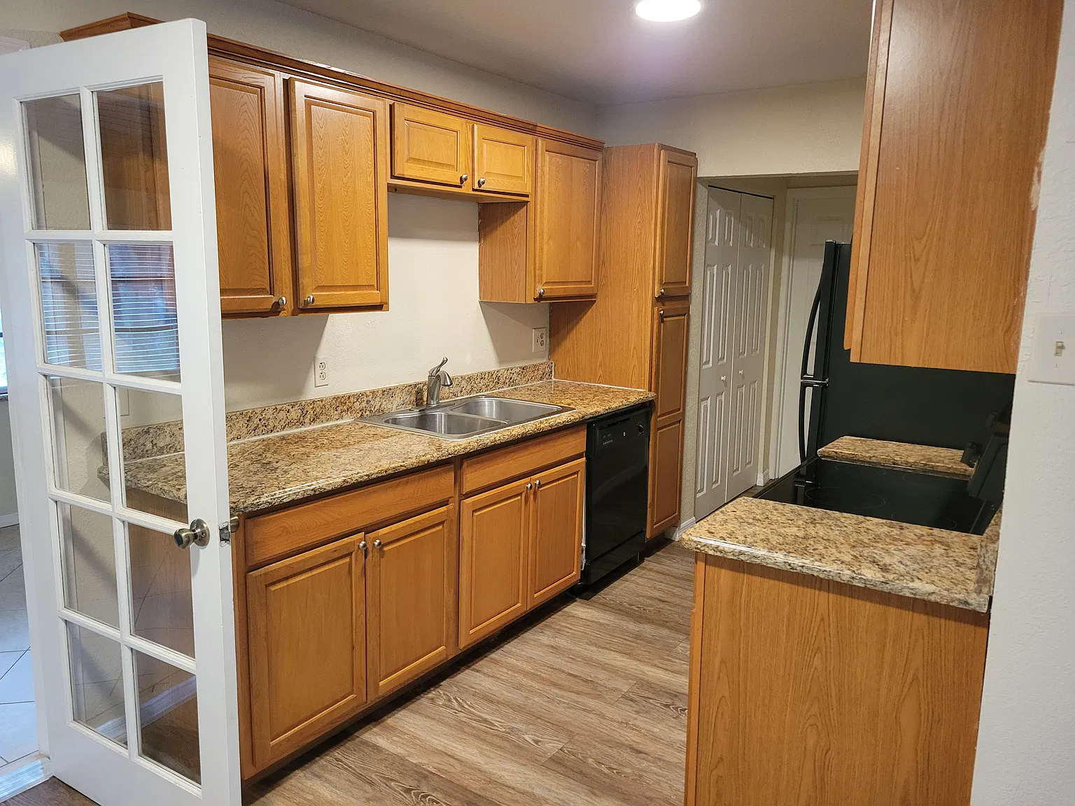 3 bed, 1265 sqft, $3,600 — Photo 2