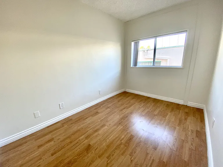 1543 N Bronson Ave #317 — Photo 17