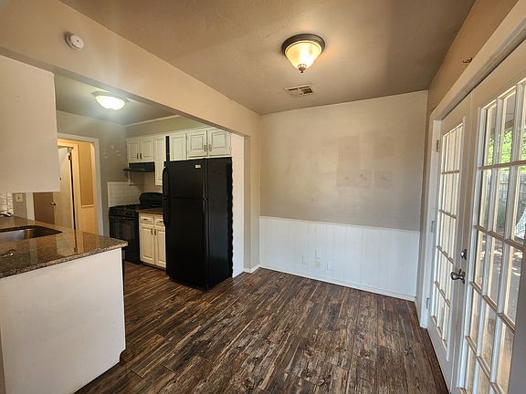 4th image of 3824 N Monroe St