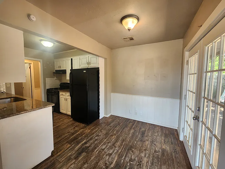3824 N Monroe St — Photo 4
