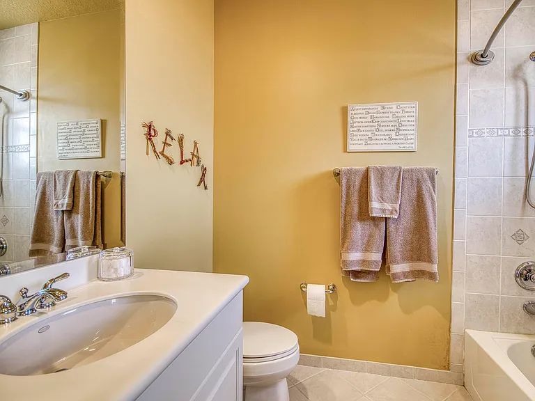 7049 Isla Vista Dr — Photo 37
