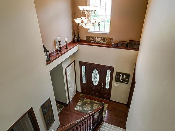 3rd image of 9720 Camarillo Cir