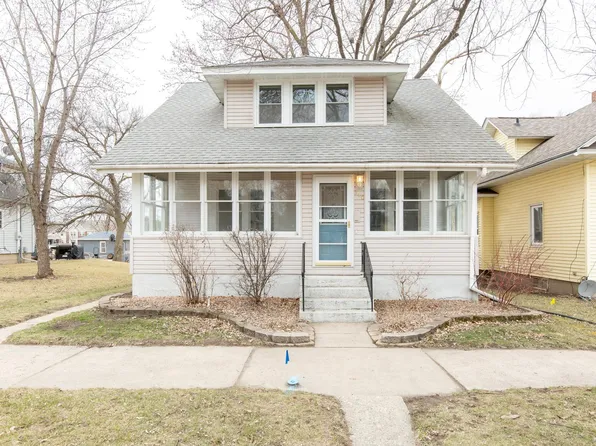 310 4th St SE, Montgomery, MN 56069