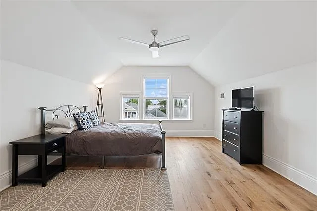 2410 Valence St #2410 — Photo 11