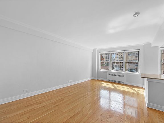 4th image of 41 Park Ave APT 11G