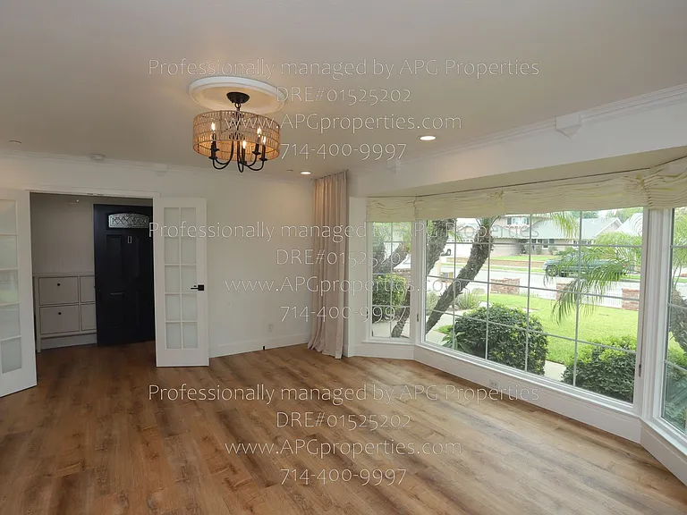 829 N Elmwood St — Photo 5