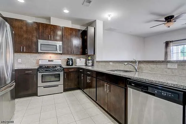 331 Pond Ln — Photo 88
