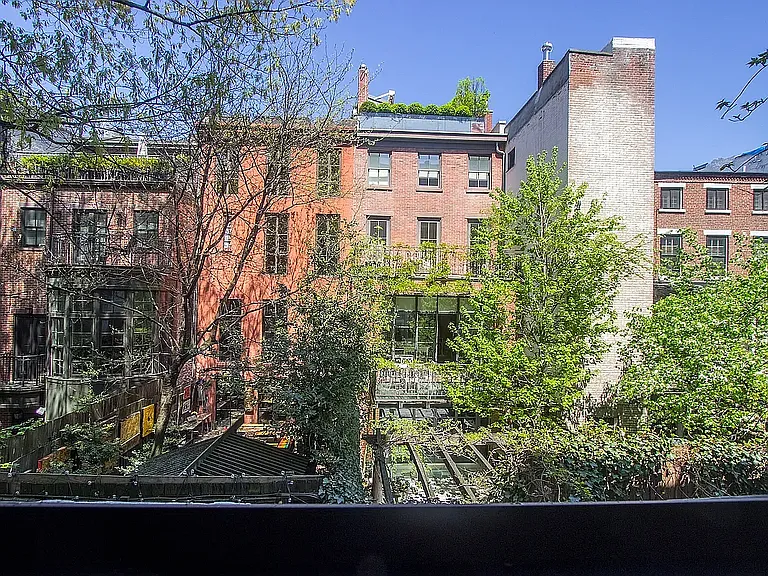 21 Bank St #4R — Photo 9