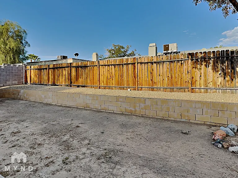 261 Queen Marie Ct — Photo 21