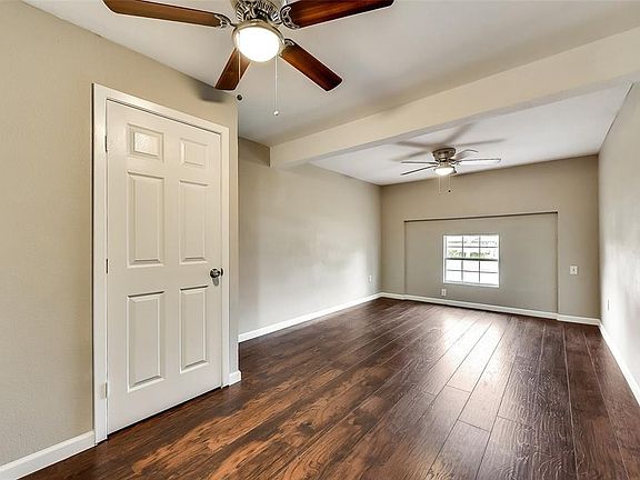 5th image of 4119 Sun Valley Dr