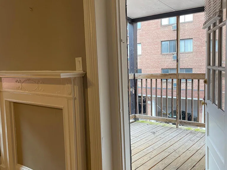 22 E Eager St #3R — Photo 10