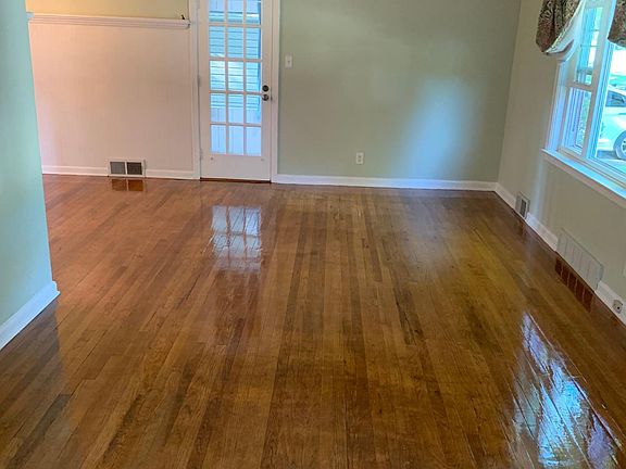 2nd image of 1542 19th St