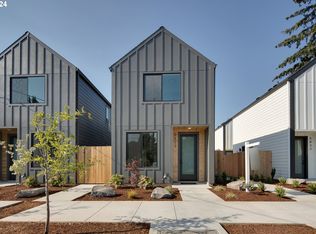 5823 SE Liebe St, Portland, OR 97206