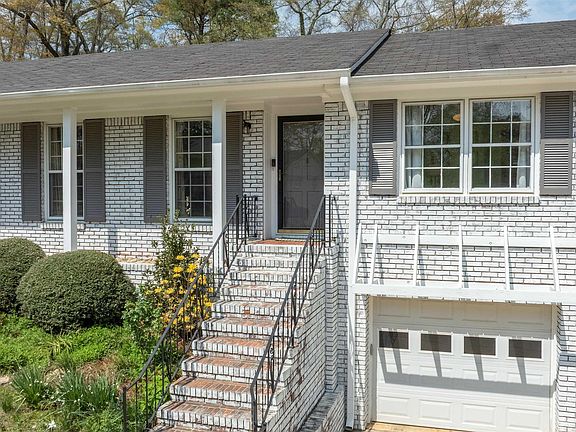 4th image of 636 Bienville Ln