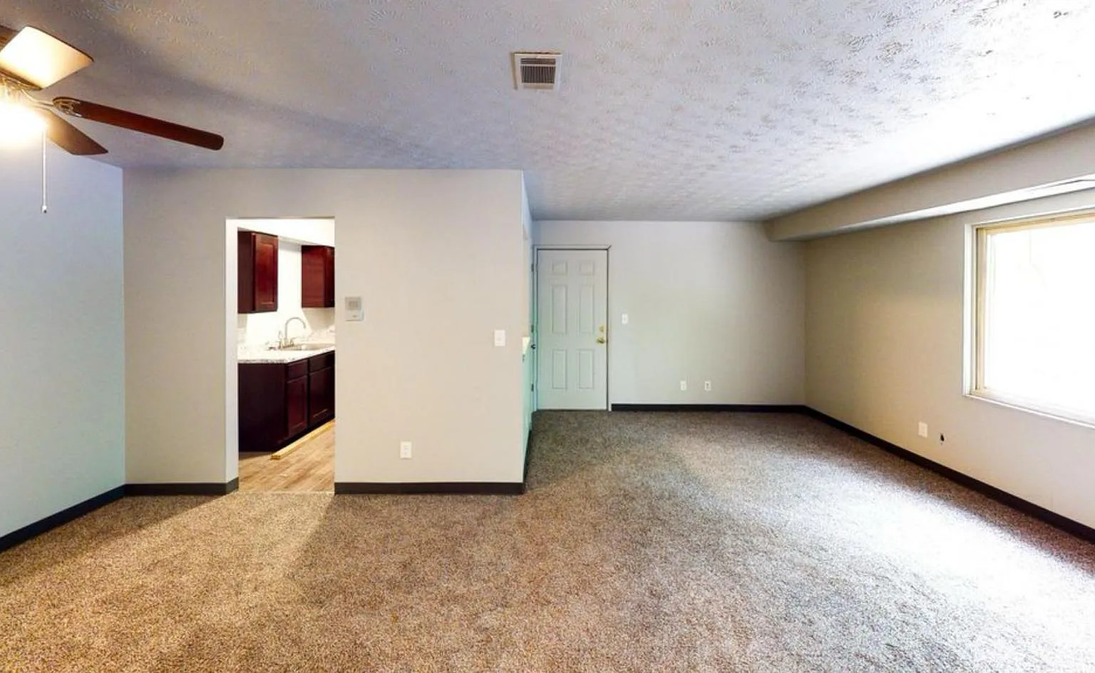 2 bed, 900 sqft, $850 — Photo 1