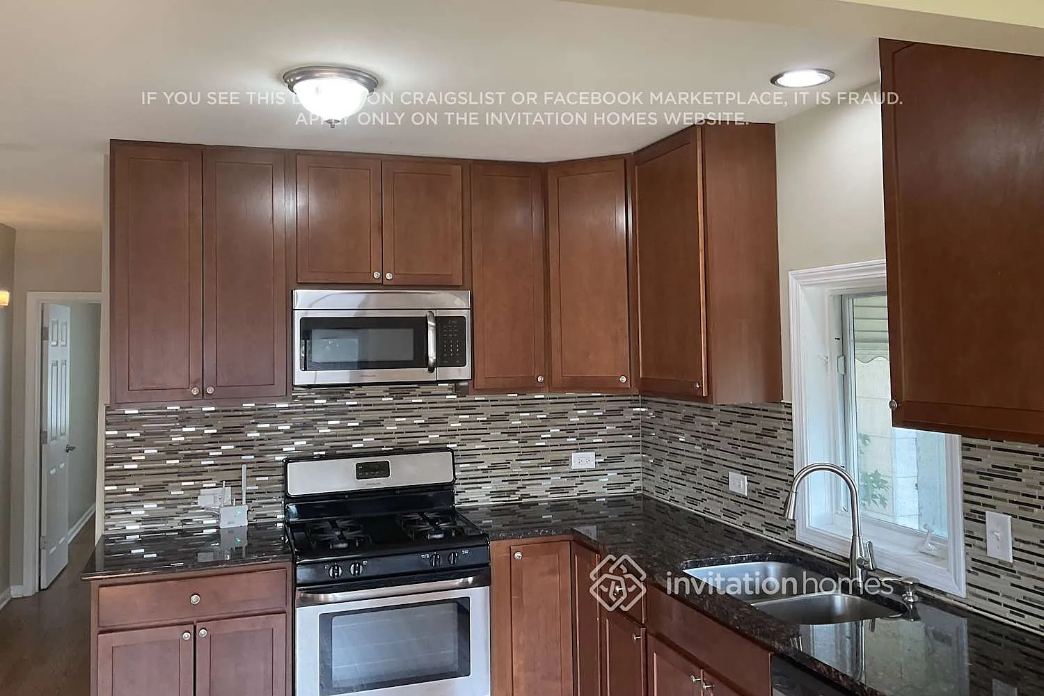 2418 N 75th Ct Elmwood Park, IL 60707 — Photo 3