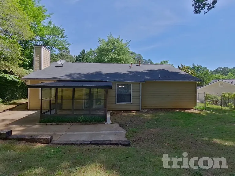 2543 Mistletoe Ln — Photo 16