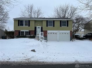 109 Lexington Farm Rd, Englewood, OH 45322