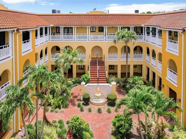 210 22nd Ave NE APT 2, Saint Petersburg, FL 33704
